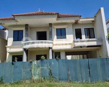 Rumah di Villa Bukit Regency Pakuwon Indah Dekat Citraland