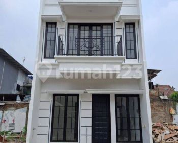 Dijual Rumah Rooftop Nempel Stasiun Lenteng Agung Jagakarsa