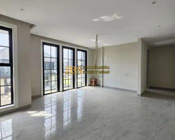 Jual Villa Siap Huni Komplek Citraland Gama City Cluster Clarke Quay