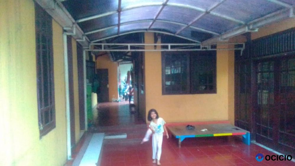 Rumah Komersil ada kos kosan, lahan parkir gerobak dan kios di Joglo