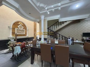 Jual Villa 2 Tingkat di Komplek Cemara Asri Medan Jalan Asoka