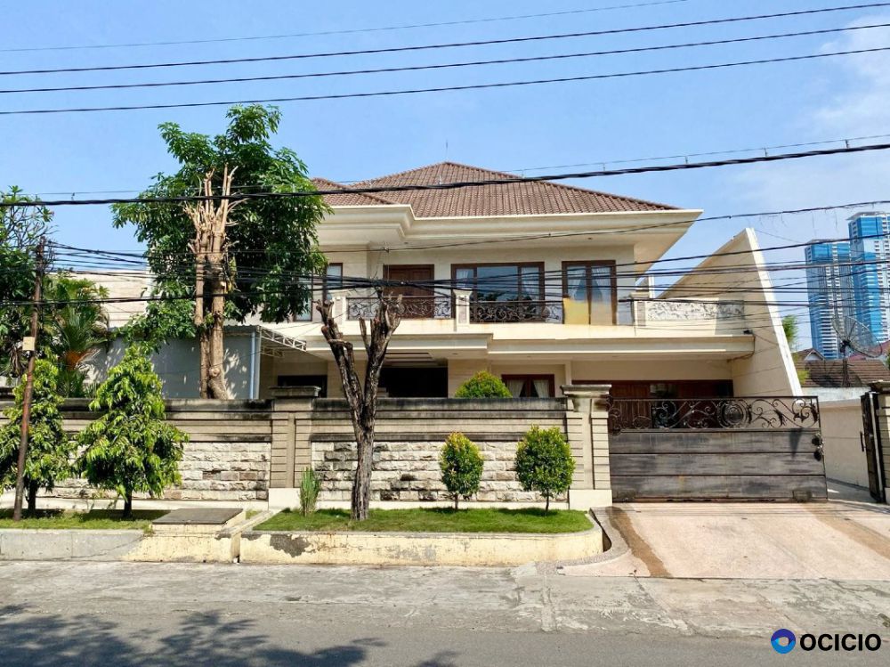 Dijual Rumah Raya Dharmahusada Permai Surabaya dekat Unair, Komersil Area