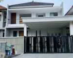 thumbnail-dijual-rumah-graha-family-surabaya-minimalis-0