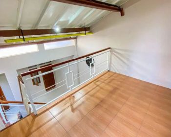 DI JUAL CEPAT BU MURAH KOSTAN 5 KAMAR BANGUNAN KOKOH UNTUK INVESTASI