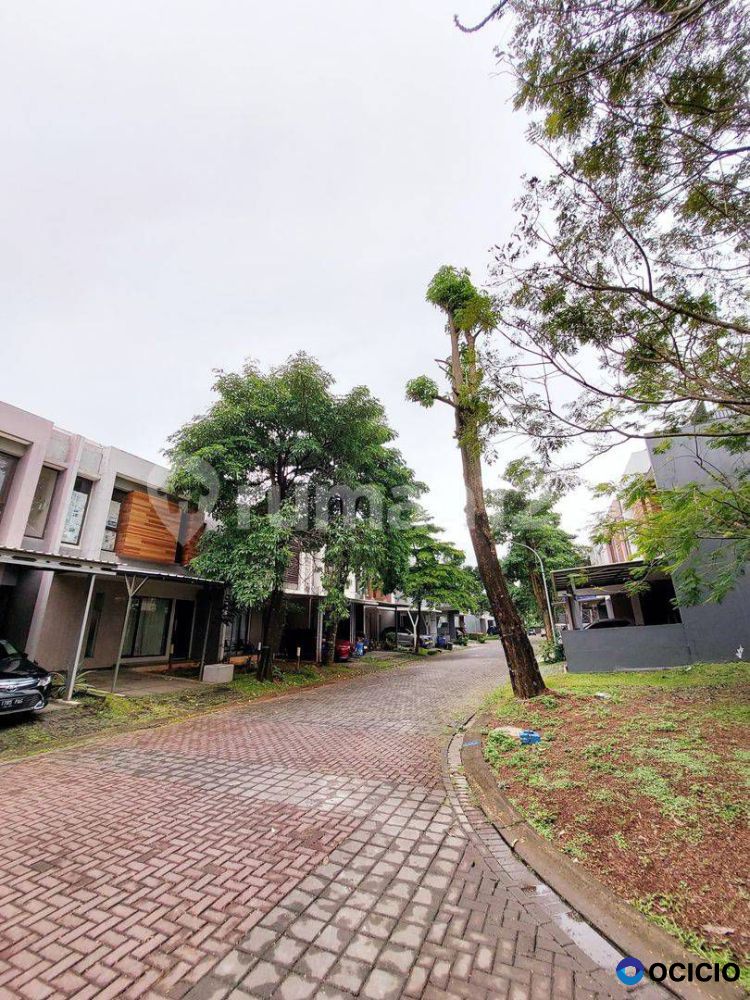 Dijual cepat rumah siap huni, nyaman dan asri cluster eminent, bsd