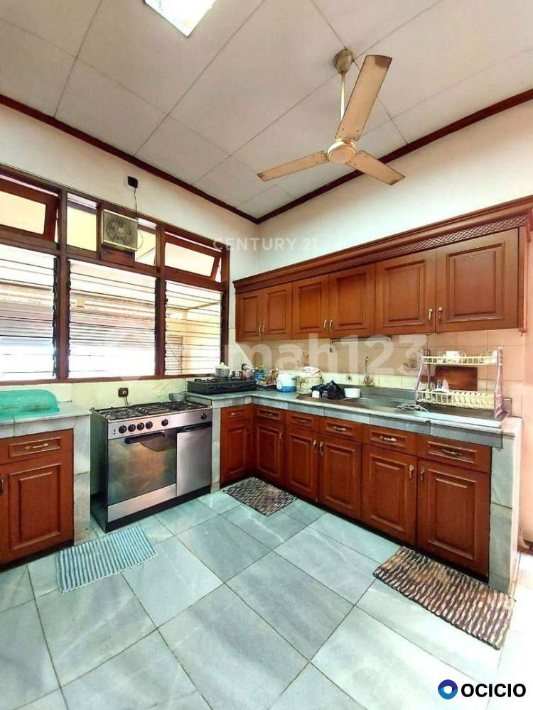 Dijual Rumah Cantik Dan Luas 8219