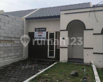 Rumah Baru Gress Royal Emran  Kedamean Gresik