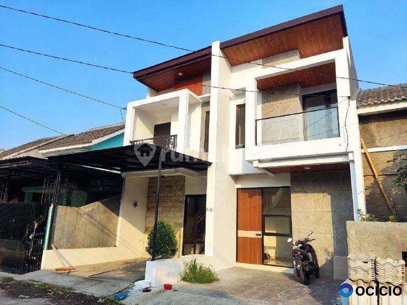 RUMAH 2 Lantai Royal Paka Dekat dengan Kampus UPN Gununganyar