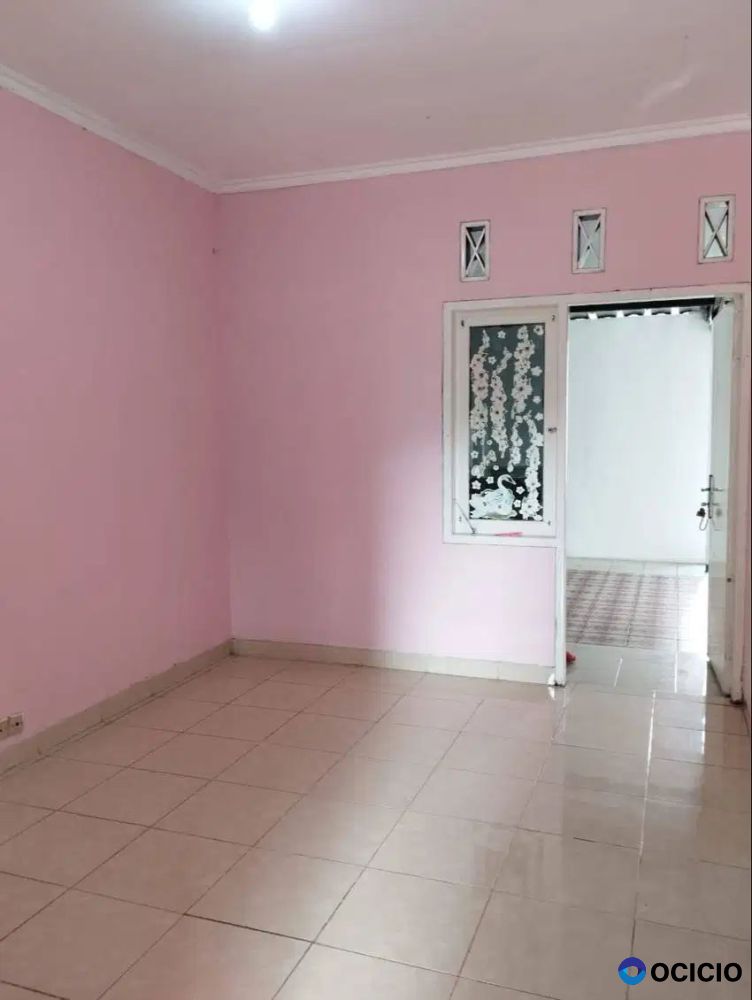 Rumah depan taman dan mushola Vila rizki ilhami tangerang