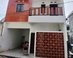 thumbnail-rumah-2-lantai-di-jakarta-timur-0