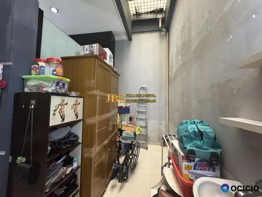 Dijual Villa 2,5 Tingkat di Komplek Cemara Asri Jalan Semangka - Medan
