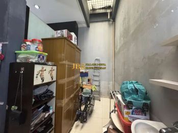 Dijual Villa 2,5 Tingkat di Komplek Cemara Asri Jalan Semangka - Medan