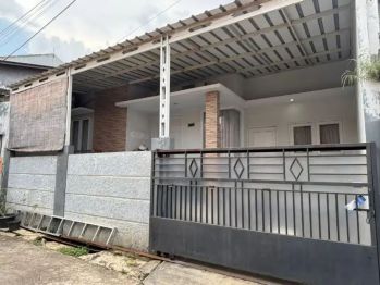 Dinual rumah bagus siap huni 900 jt di kompek perumahan pondok melati