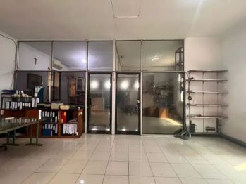 Disewakan bangunan komersial 2 lantai utk kantor dan gudang furnished