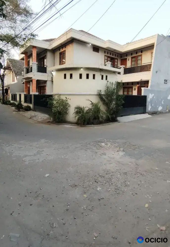 Dijual murah rumah Kost 10 pintu full terisi LT 240 LB 300 di galaxy