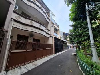 Dijual Rumah Baru di Jalan Menteng 1 Gang II